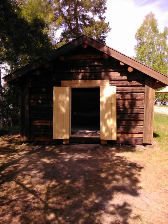 Отель Oesjoenaes Tived Экстерьер фото
